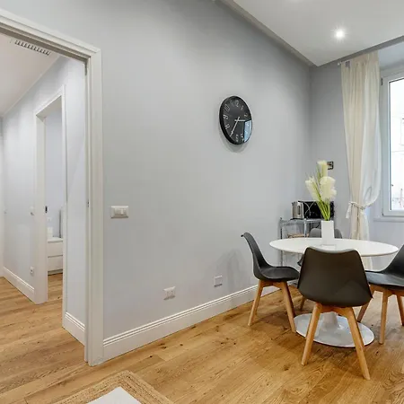 Apartment Plinio 33 Mailand