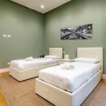 Plinio 33 Milan